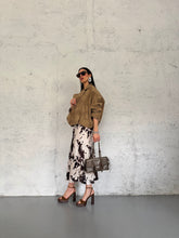 Carica l&#39;immagine nel visualizzatore di Gallery, Cloud suede jacket
