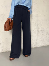 Carica l&#39;immagine nel visualizzatore di Gallery, CROSS BOTTON PANTS
