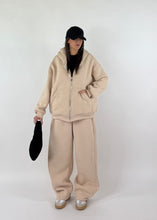 Carica l&#39;immagine nel visualizzatore di Gallery, TUTA GLOBE CREMA
