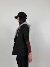 Carica l'immagine nel visualizzatore di Gallery, BLAZER HOODIE NERO
