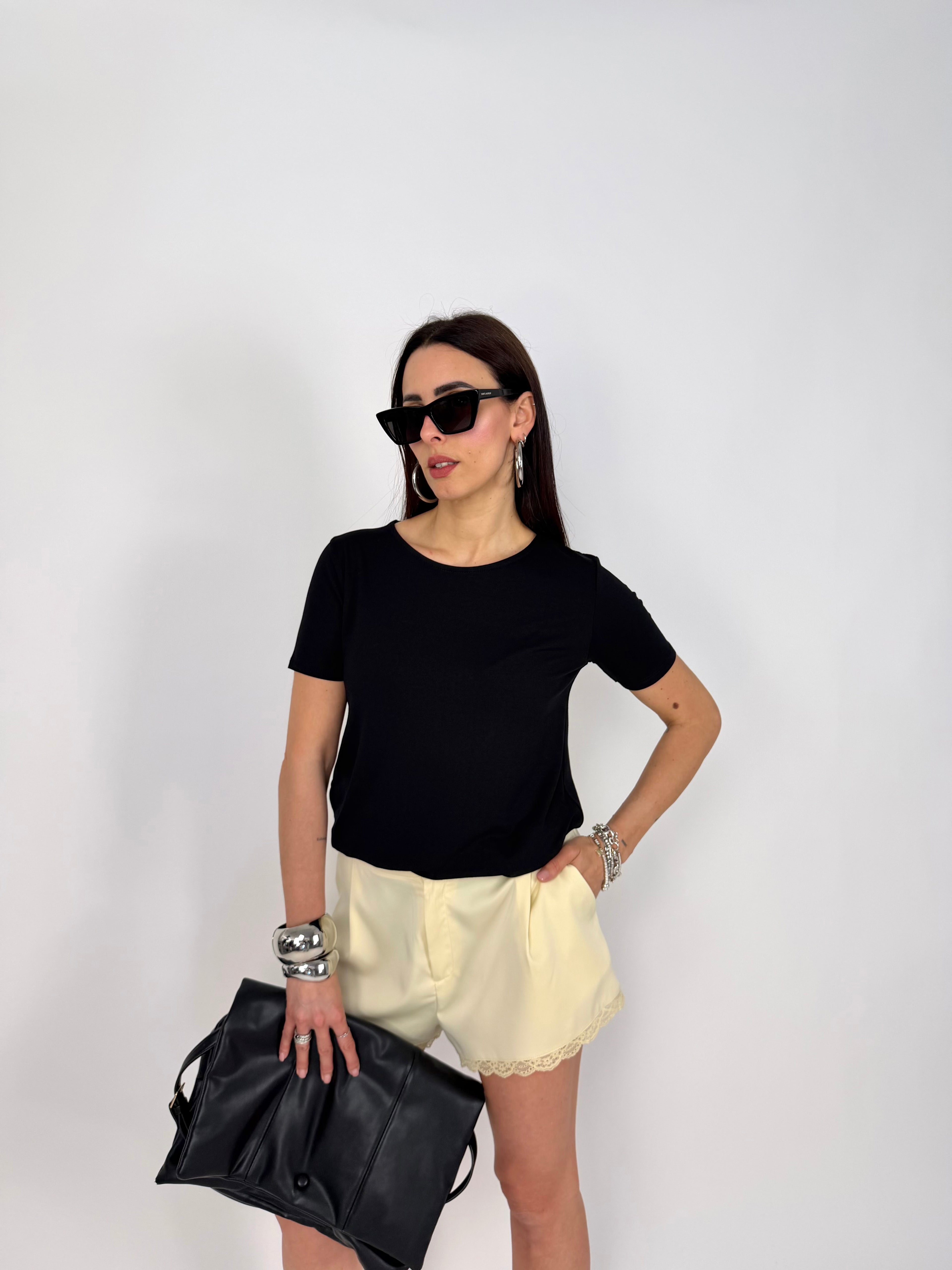 T-SHIRT VISCOSA NERA