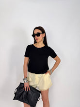Carica l'immagine nel visualizzatore di Gallery, T-SHIRT VISCOSA NERA
