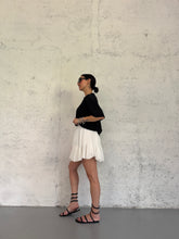 Carica l&#39;immagine nel visualizzatore di Gallery, FLUFFY SKIRTYPANTS
