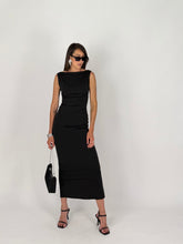Carica l'immagine nel visualizzatore di Gallery, HOLE BACK DRESS
