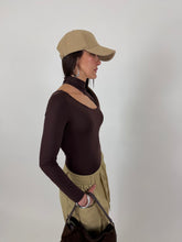 Carica l'immagine nel visualizzatore di Gallery, BODY HOLE NECK CACAO
