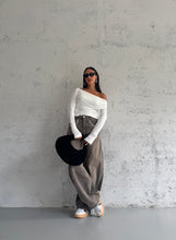 Carica l&#39;immagine nel visualizzatore di Gallery, SHOULDER CUT LATTE
