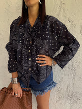 Carica l&#39;immagine nel visualizzatore di Gallery, SHIRT PAISLEY ROUCHES
