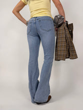 Carica l'immagine nel visualizzatore di Gallery, JEANS FLARE

