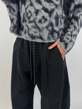 Carica l&#39;immagine nel visualizzatore di Gallery, PANTALONE STYLE NERO
