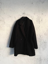 Carica l&#39;immagine nel visualizzatore di Gallery, COAT CURLY NERO
