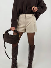 Carica l'immagine nel visualizzatore di Gallery, BERMUDINO SUEDE SAND

