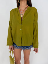 Carica l'immagine nel visualizzatore di Gallery, VEIL SHIRT OLIVA
