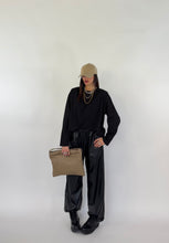 Carica l&#39;immagine nel visualizzatore di Gallery, T-SHIRT SHOL NERA
