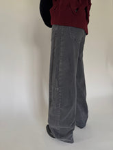 Carica l&#39;immagine nel visualizzatore di Gallery, JEANS GREY VIC
