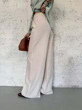 Carica l&#39;immagine nel visualizzatore di Gallery, CROSS BOTTON PANTS
