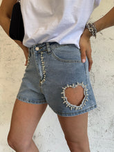 Carica l&#39;immagine nel visualizzatore di Gallery, SHORTS HEART STRASS
