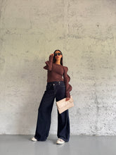 Carica l&#39;immagine nel visualizzatore di Gallery, MAGLIA WAVY CIOCCOLATO
