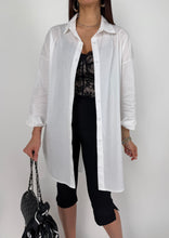 Carica l'immagine nel visualizzatore di Gallery, LONGLINE SHIRT BIANCA

