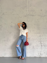Carica l&#39;immagine nel visualizzatore di Gallery, RIPPED JEANS
