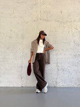 Carica l&#39;immagine nel visualizzatore di Gallery, JEANS COFFEE
