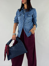 Carica l&#39;immagine nel visualizzatore di Gallery, CAMICIA DENIM CLIP
