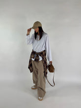 Carica l&#39;immagine nel visualizzatore di Gallery, PANTALONE STYLE BEIGE
