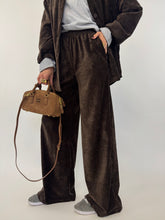 Carica l&#39;immagine nel visualizzatore di Gallery, COMPLETO VELVET MOKA
