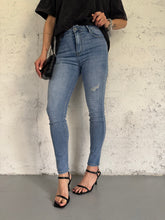 Carica l&#39;immagine nel visualizzatore di Gallery, jeans push up
