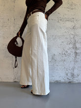 Carica l&#39;immagine nel visualizzatore di Gallery, BUTTER DENIM

