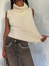 Carica l&#39;immagine nel visualizzatore di Gallery, MAGLIA NECK BOLD PANNA
