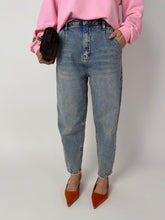 Carica l'immagine nel visualizzatore di Gallery, JEANS CARROT
