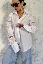 Carica l&#39;immagine nel visualizzatore di Gallery, cut shirt
