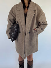 Carica l&#39;immagine nel visualizzatore di Gallery, COAT CURLY HAVANA
