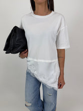 Carica l'immagine nel visualizzatore di Gallery, T-SHIRT LOW LACE BIANCA
