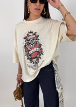 Carica l'immagine nel visualizzatore di Gallery, GIOLÍA CLUB T-SHIRT CREAM
