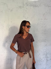 Carica l&#39;immagine nel visualizzatore di Gallery, T-SHIRT LOW CUT CAFFÈ

