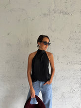 Carica l&#39;immagine nel visualizzatore di Gallery, TOP NECK SATIN
