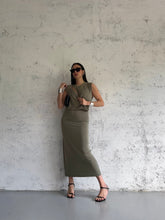 Carica l&#39;immagine nel visualizzatore di Gallery, CUT DRESS
