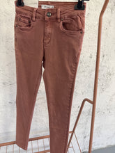Carica l&#39;immagine nel visualizzatore di Gallery, JEANS SKINNY
