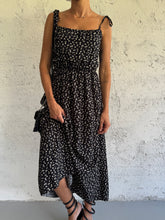Carica l&#39;immagine nel visualizzatore di Gallery, DRESS LAND
