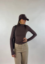 Carica l&#39;immagine nel visualizzatore di Gallery, MAGLIA DOLCEVITA CACAO
