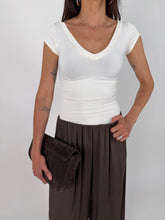 Carica l'immagine nel visualizzatore di Gallery, T-SHIRT DOUBLE NECK BIANCA
