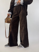 Carica l&#39;immagine nel visualizzatore di Gallery, COMPLETO VELVET MOKA
