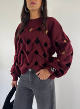 Carica l&#39;immagine nel visualizzatore di Gallery, PULL HOLES BORDEAUX
