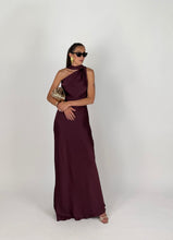 Carica l'immagine nel visualizzatore di Gallery, ABITO SATIN WINE
