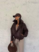 Carica l&#39;immagine nel visualizzatore di Gallery, CHIODO DARK RUSSET
