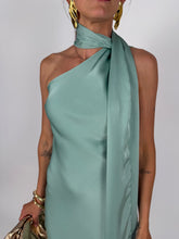 Carica l'immagine nel visualizzatore di Gallery, ABITO SATIN TIFFANY
