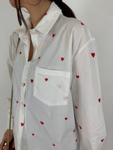 Carica l'immagine nel visualizzatore di Gallery, SHIRT RED HEART
