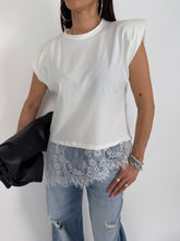 Carica l'immagine nel visualizzatore di Gallery, MAGLIA SHOL LACE BIANCA
