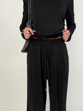 Carica l'immagine nel visualizzatore di Gallery, ESSENTIAL CHIC SET NERO
